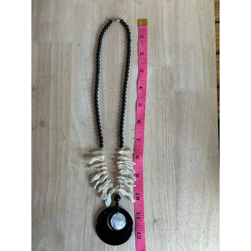 Vintage Black and White Faux Shell Statement Pendant Necklace Barrel‎ Clasp 22in